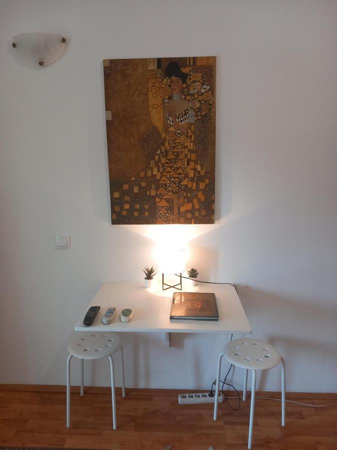 Cosy Rooftop Studio With Balcony Belgrado Exterior foto